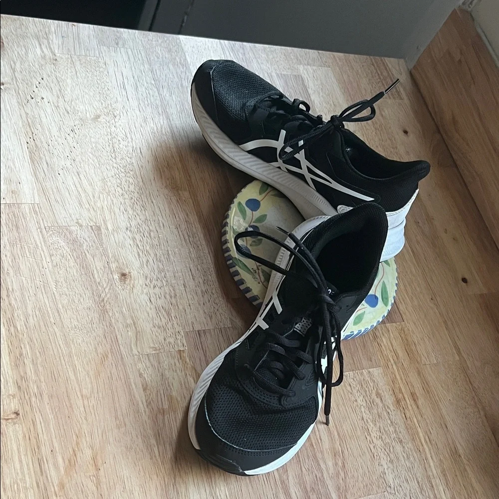 Asics Black and White Men's Running Shoes